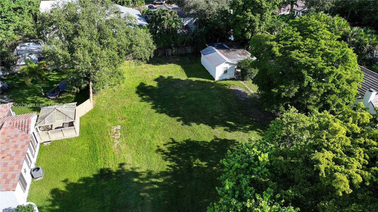 Small Image of 129 NORTH EAST 87TH ST, El Portal Number 5