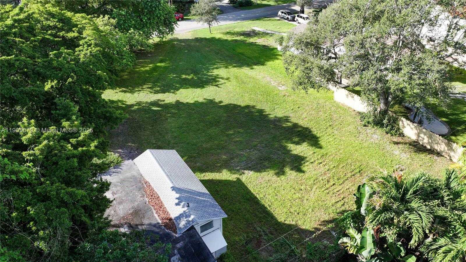 Small Image of 129 NORTH EAST 87TH ST, El Portal Number 7