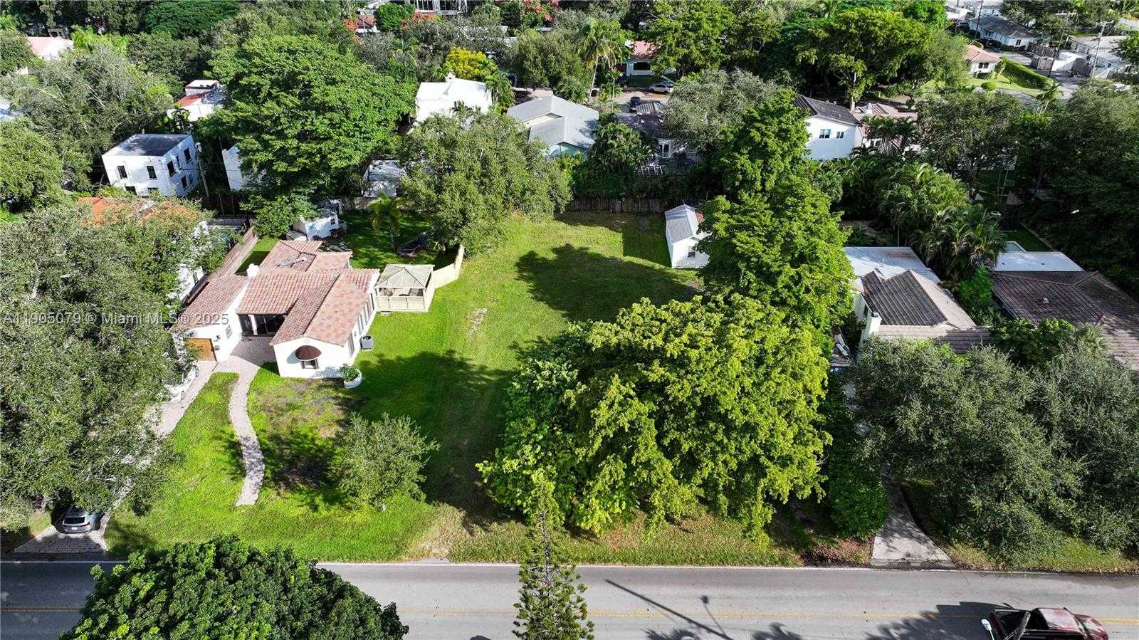 Small Image of 129 NORTH EAST 87TH ST, El Portal Number 9