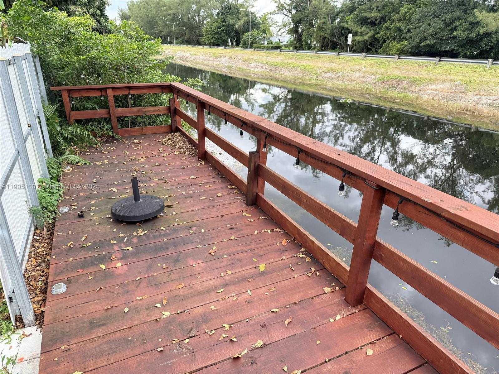 Small Image of 5861 NORTH WEST 201ST LN, Hialeah Number 9