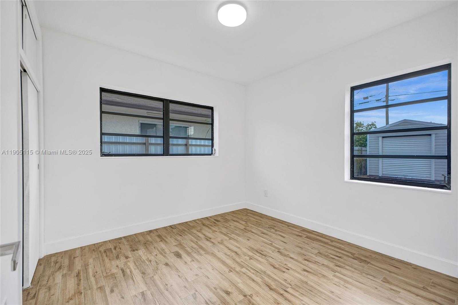 Small Image of 4631 EAST 8TH CT, Hialeah Number 29