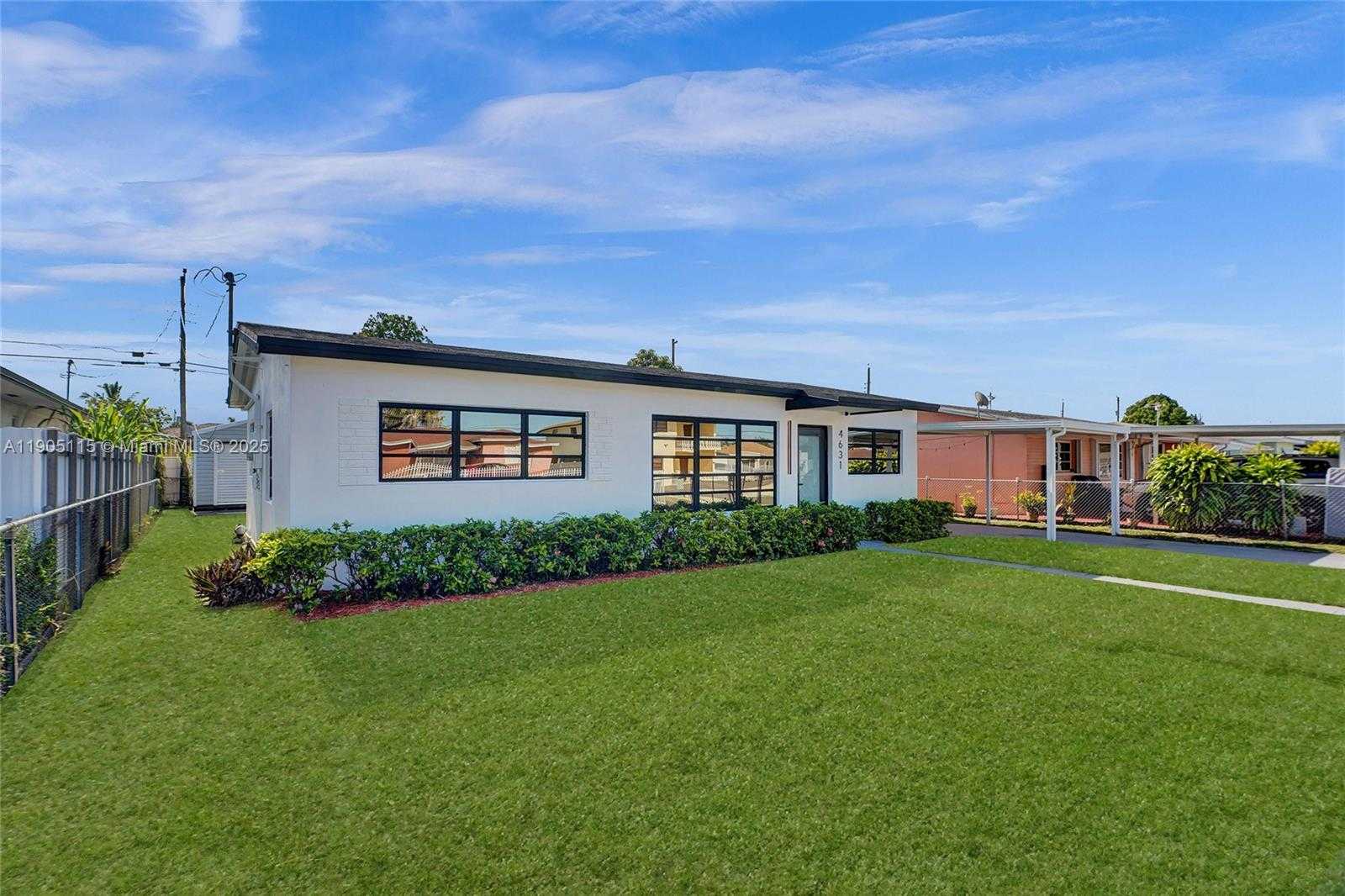 Small Image of 4631 EAST 8TH CT, Hialeah Number 3