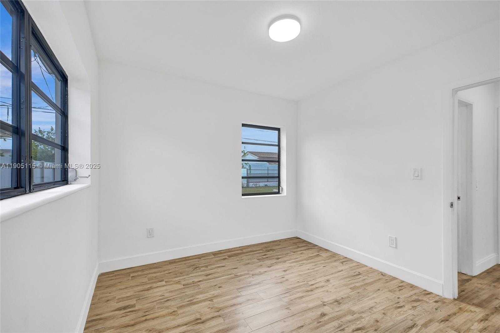 Small Image of 4631 EAST 8TH CT, Hialeah Number 30