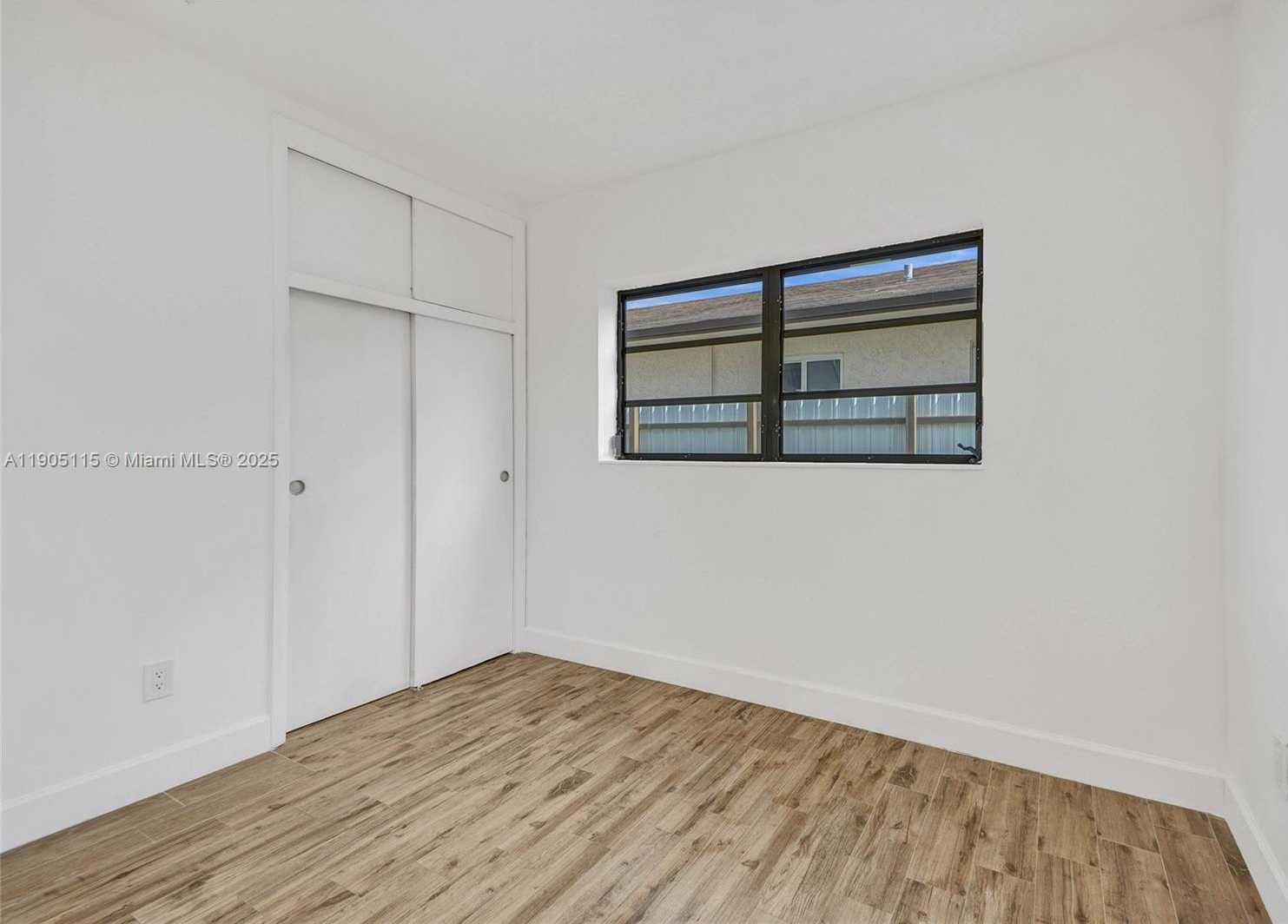 Small Image of 4631 EAST 8TH CT, Hialeah Number 32