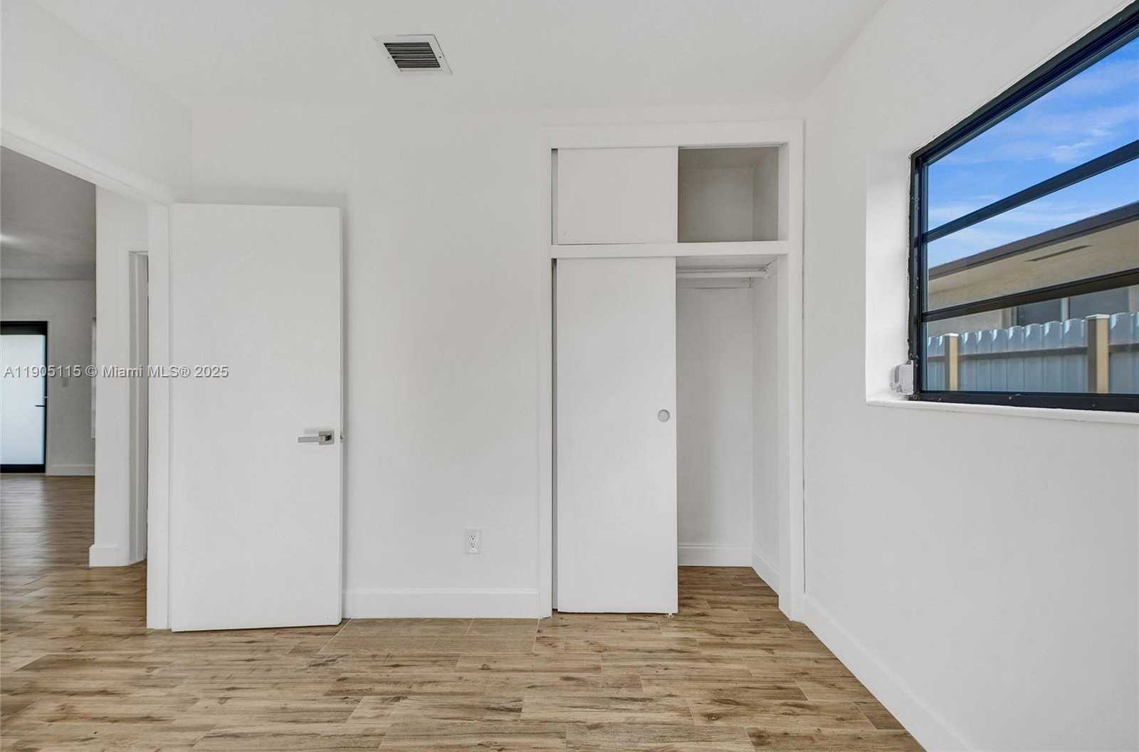 Small Image of 4631 EAST 8TH CT, Hialeah Number 33