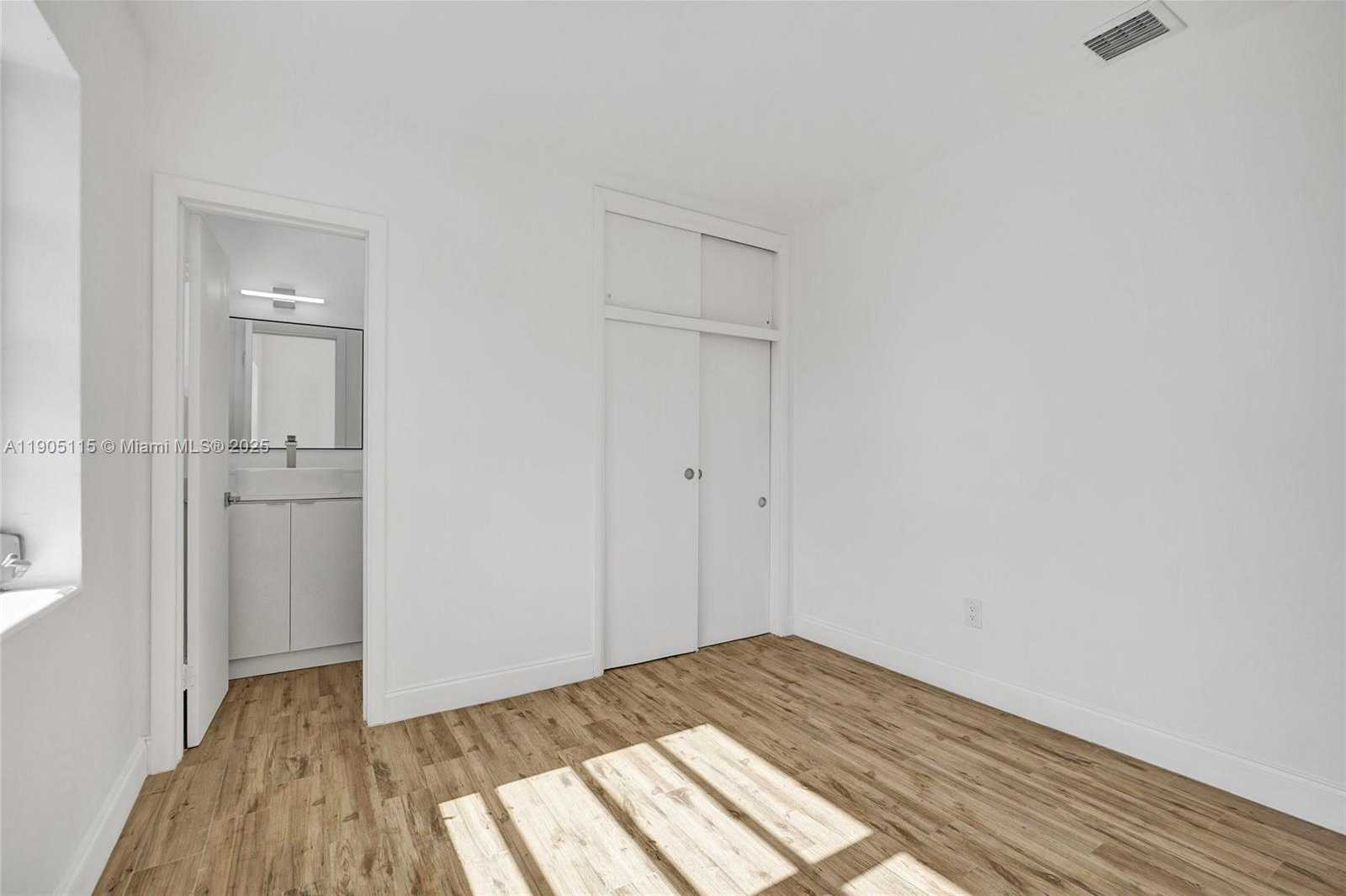 Small Image of 4631 EAST 8TH CT, Hialeah Number 35