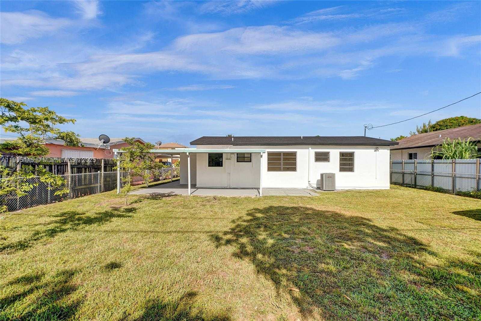 Small Image of 4631 EAST 8TH CT, Hialeah Number 44