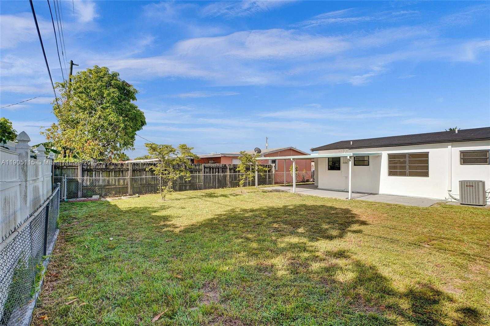 Small Image of 4631 EAST 8TH CT, Hialeah Number 45