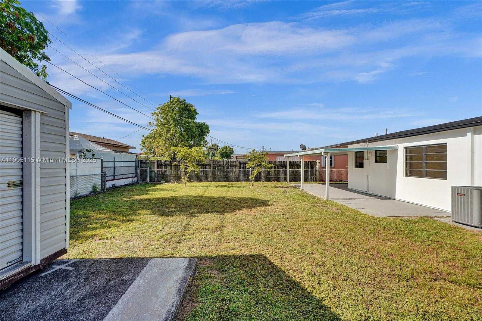 Small Image of 4631 EAST 8TH CT, Hialeah Number 46