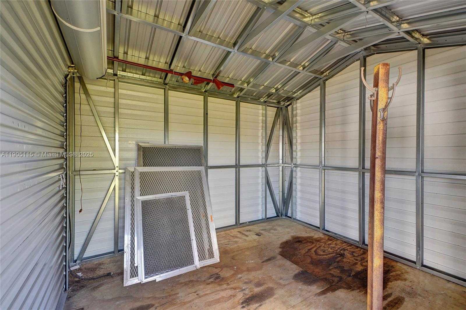 Small Image of 4631 EAST 8TH CT, Hialeah Number 49