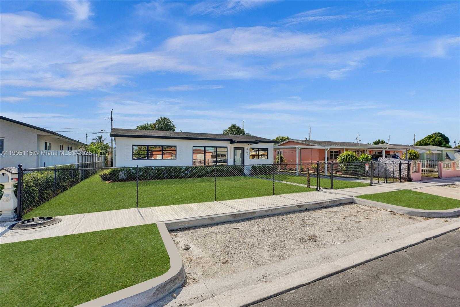 Small Image of 4631 EAST 8TH CT, Hialeah Number 5