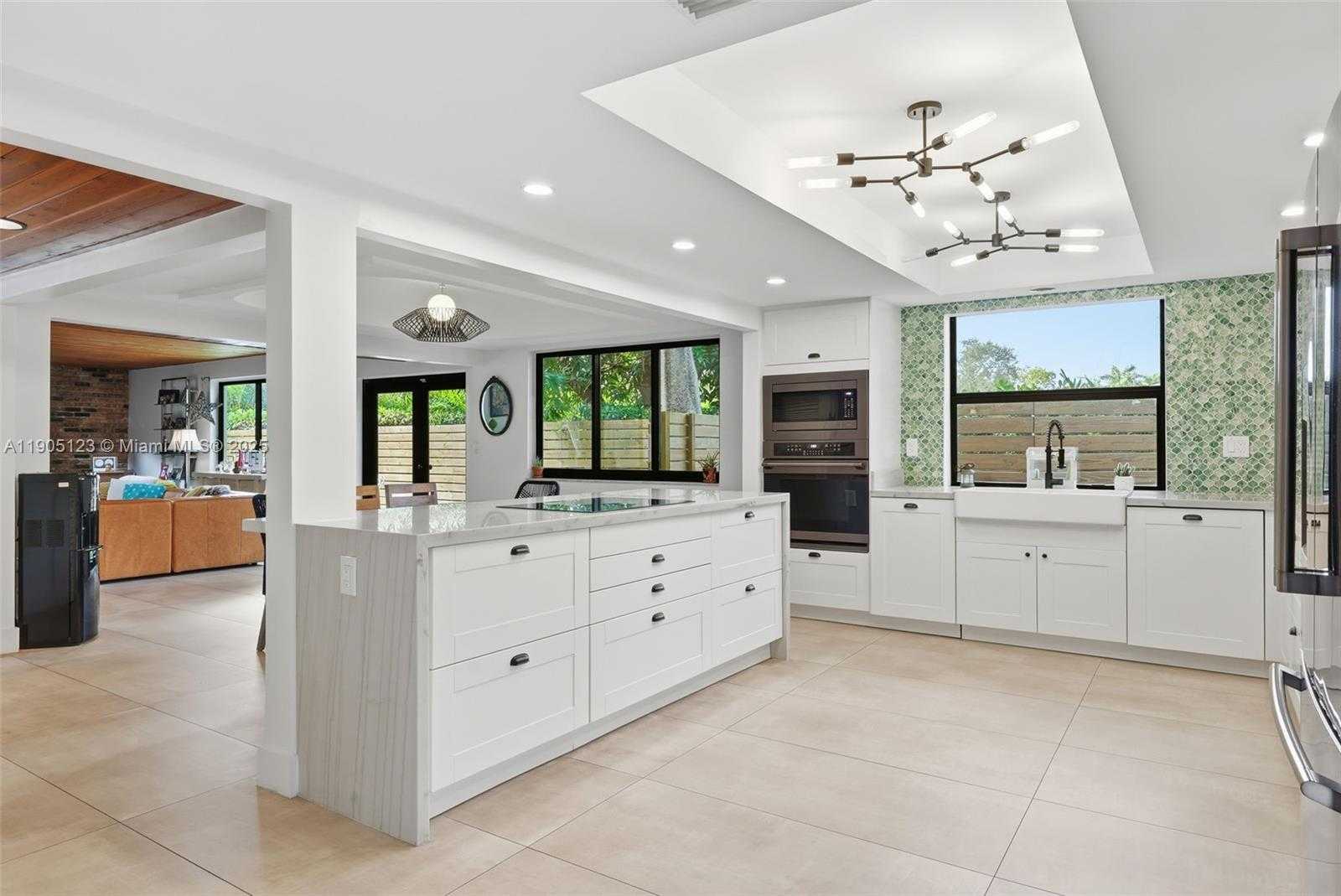 Small Image of 9200 NORTH EAST 12TH AVE, Miami Shores Number 17