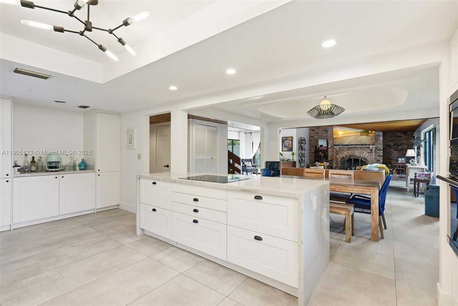 Small Image of 9200 NORTH EAST 12TH AVE, Miami Shores Number 22