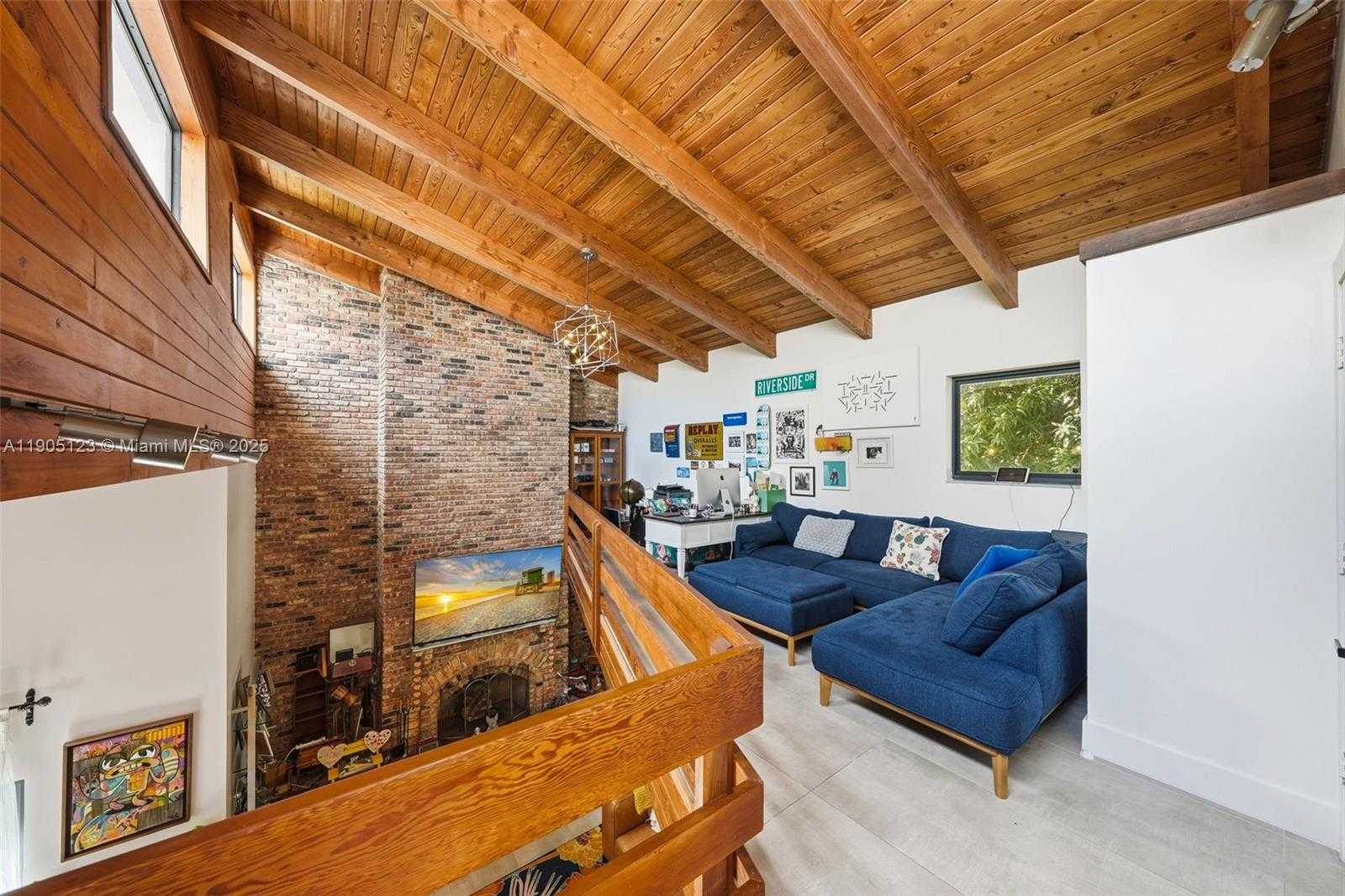 Small Image of 9200 NORTH EAST 12TH AVE, Miami Shores Number 25