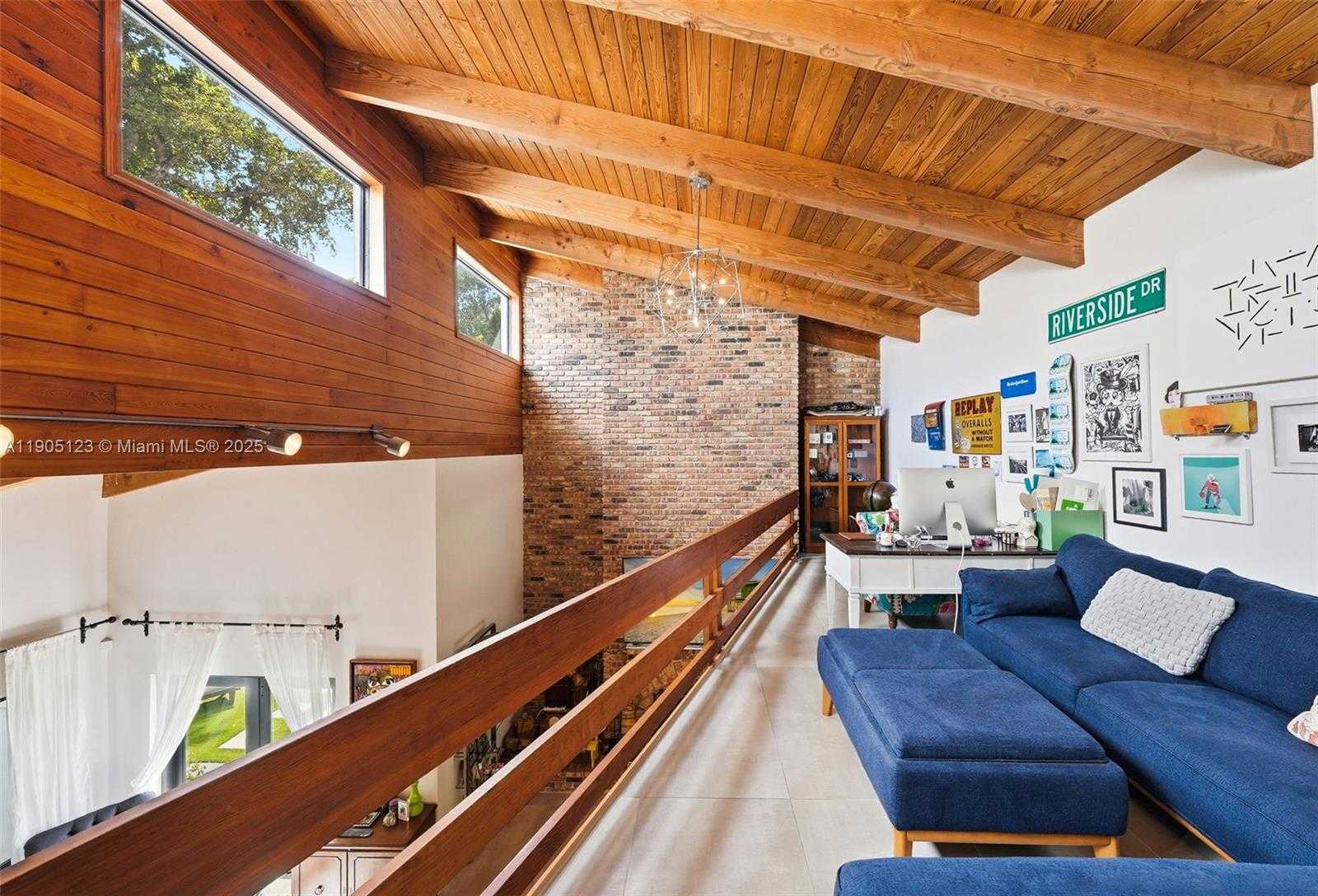 Small Image of 9200 NORTH EAST 12TH AVE, Miami Shores Number 26