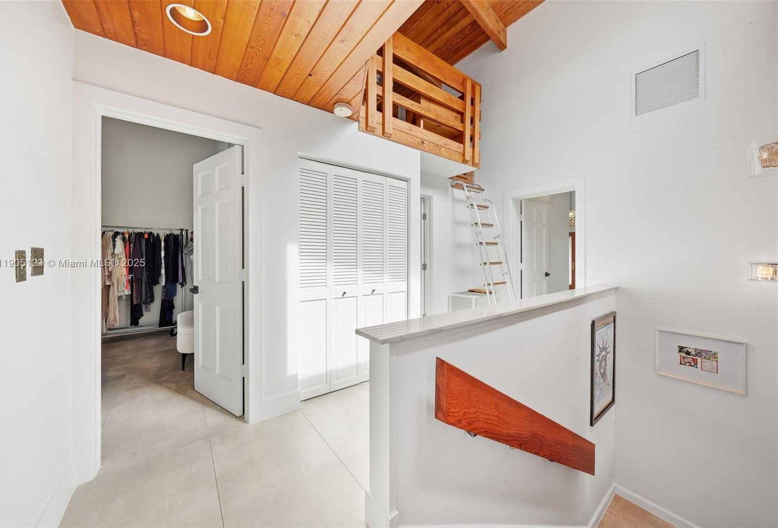 Small Image of 9200 NORTH EAST 12TH AVE, Miami Shores Number 29