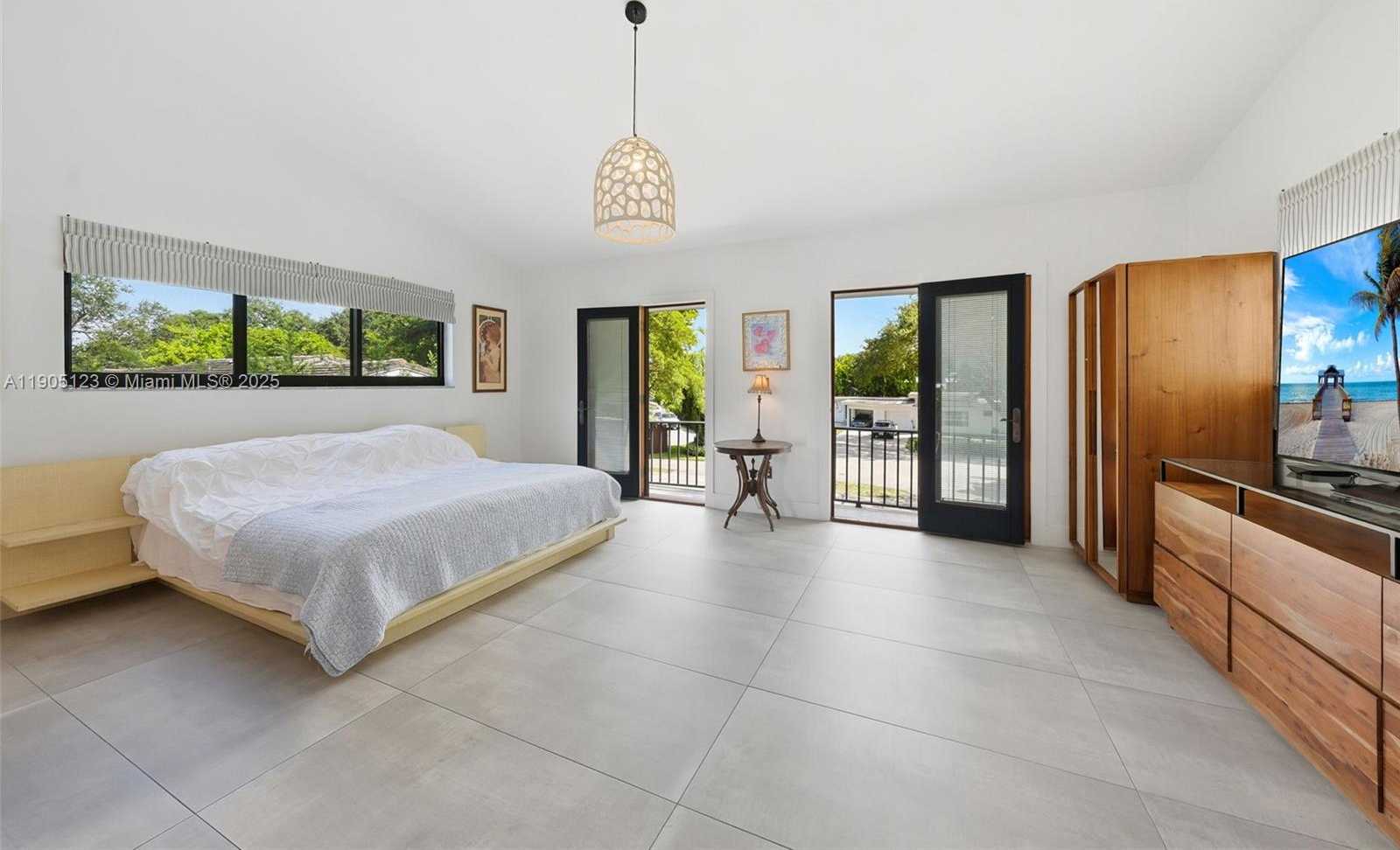 Small Image of 9200 NORTH EAST 12TH AVE, Miami Shores Number 30