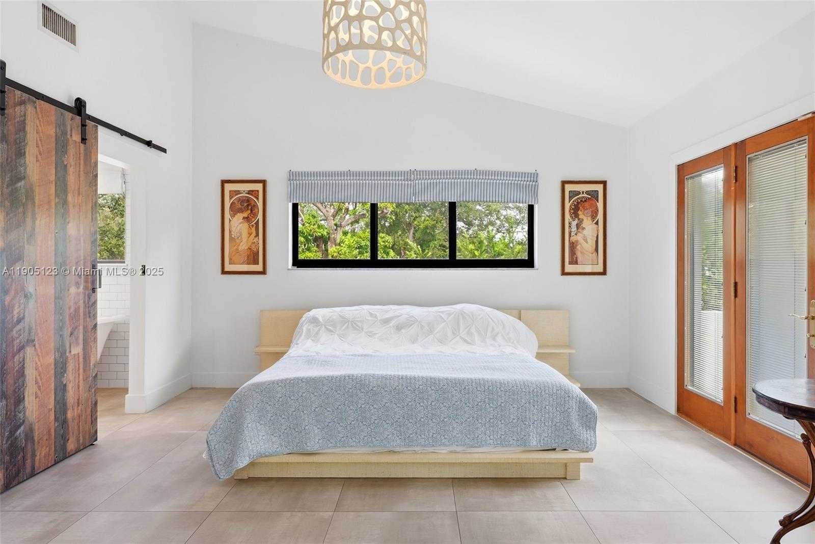 Small Image of 9200 NORTH EAST 12TH AVE, Miami Shores Number 31