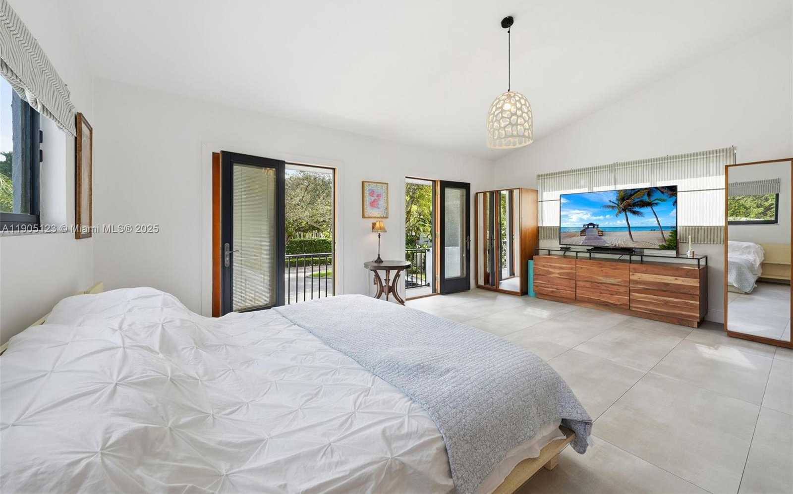 Small Image of 9200 NORTH EAST 12TH AVE, Miami Shores Number 32