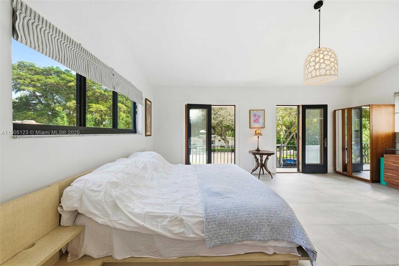 Small Image of 9200 NORTH EAST 12TH AVE, Miami Shores Number 33