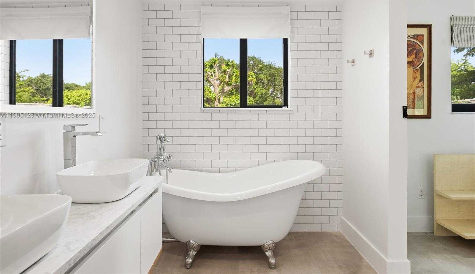 Small Image of 9200 NORTH EAST 12TH AVE, Miami Shores Number 38