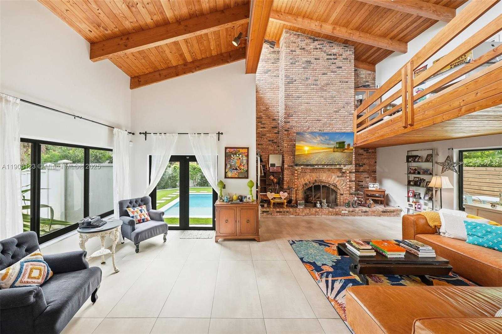 Small Image of 9200 NORTH EAST 12TH AVE, Miami Shores Number 4