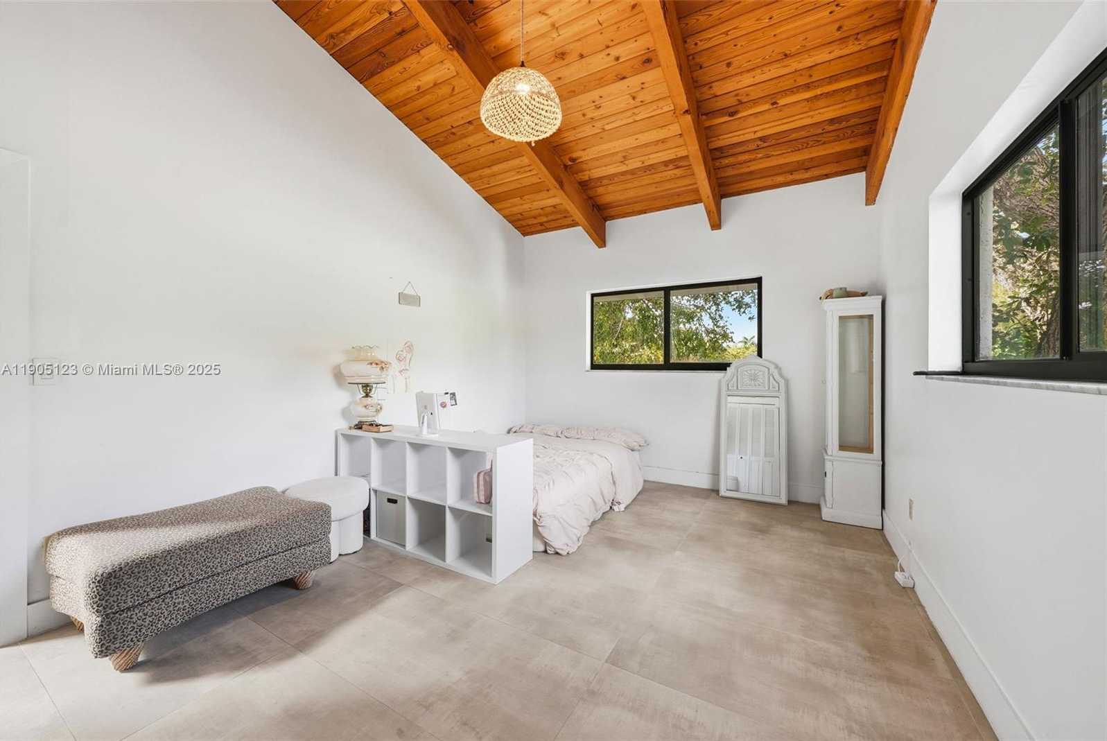 Small Image of 9200 NORTH EAST 12TH AVE, Miami Shores Number 45