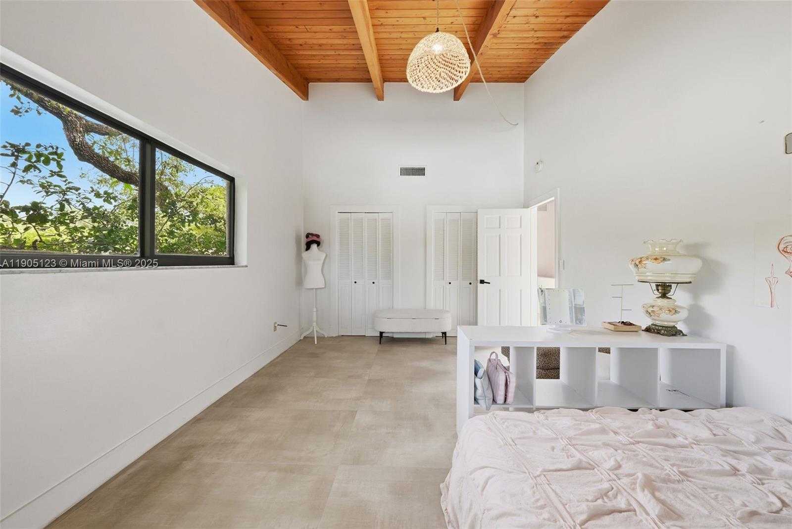 Small Image of 9200 NORTH EAST 12TH AVE, Miami Shores Number 46