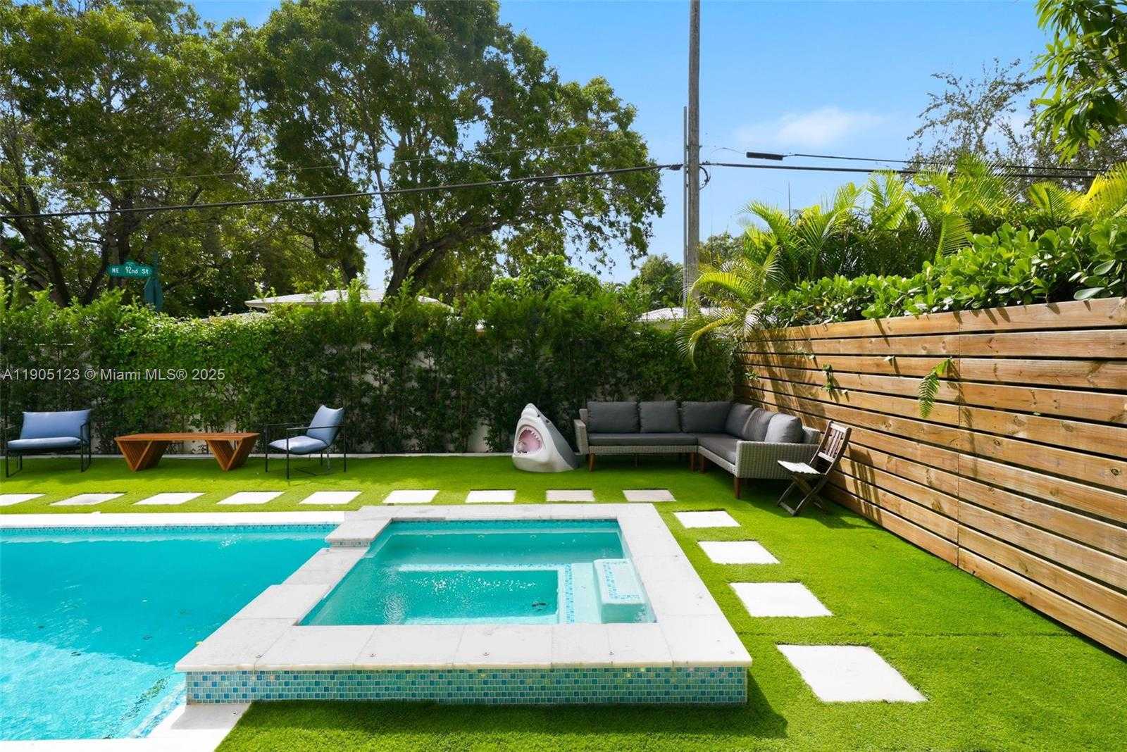 Small Image of 9200 NORTH EAST 12TH AVE, Miami Shores Number 52