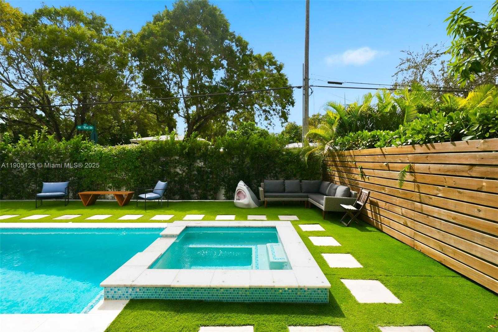 Small Image of 9200 NORTH EAST 12TH AVE, Miami Shores Number 53