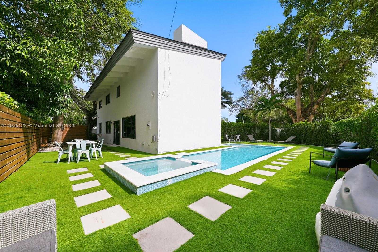 Small Image of 9200 NORTH EAST 12TH AVE, Miami Shores Number 54