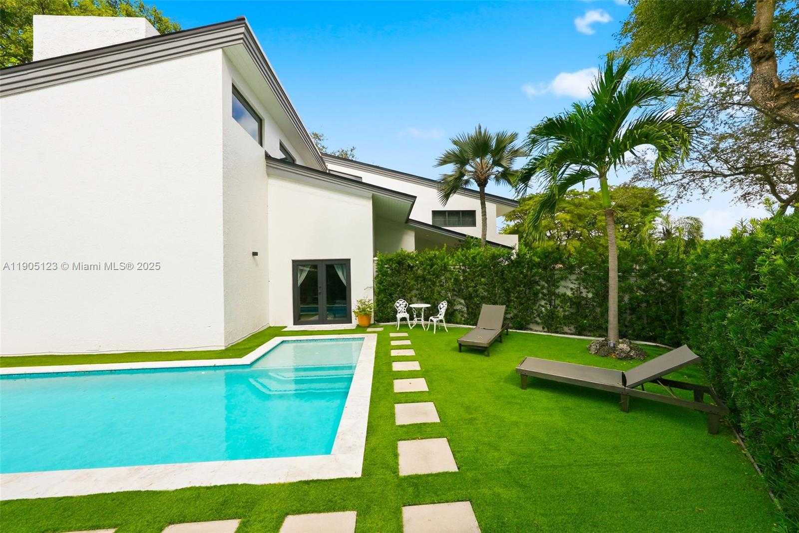 Small Image of 9200 NORTH EAST 12TH AVE, Miami Shores Number 58