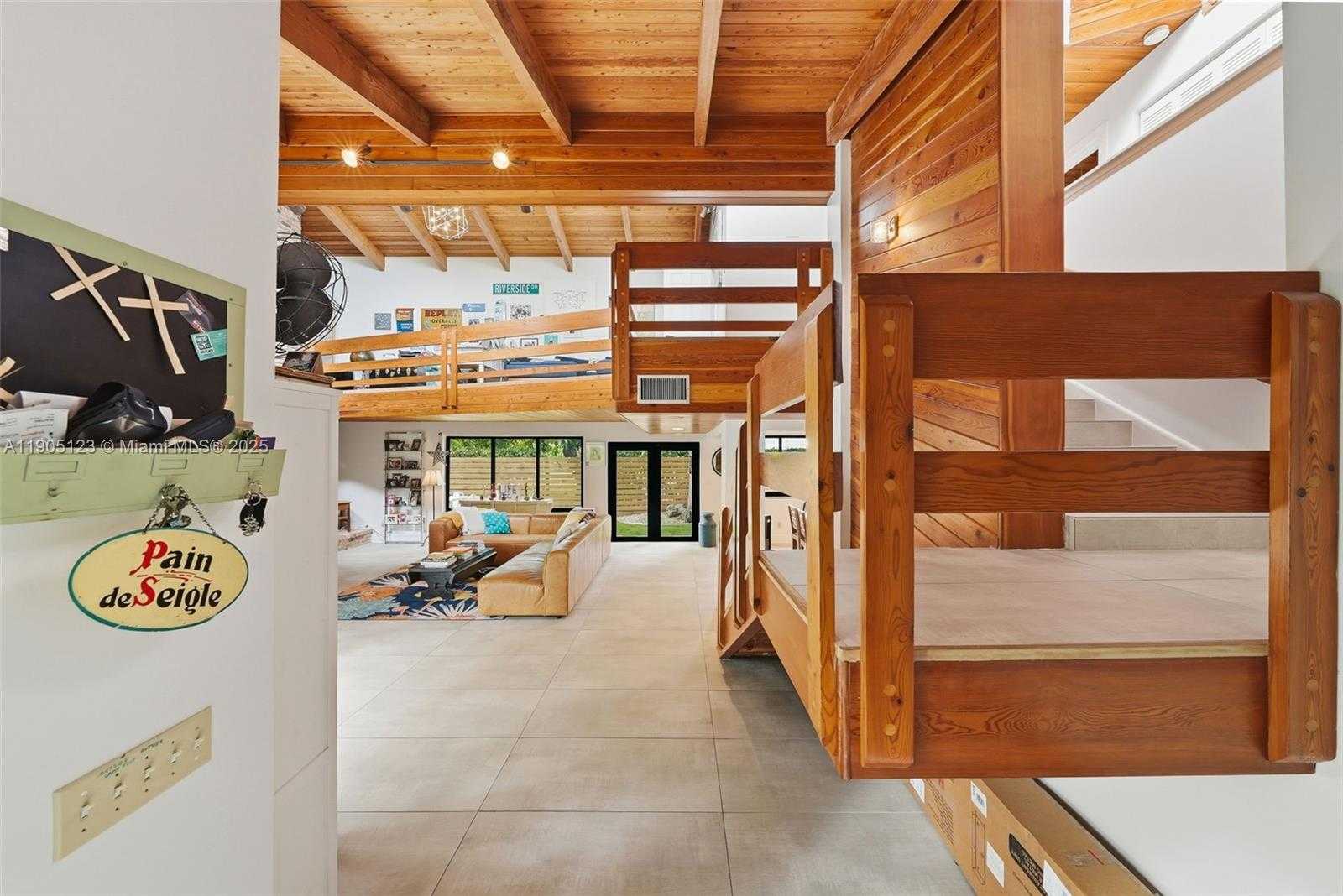 Small Image of 9200 NORTH EAST 12TH AVE, Miami Shores Number 6