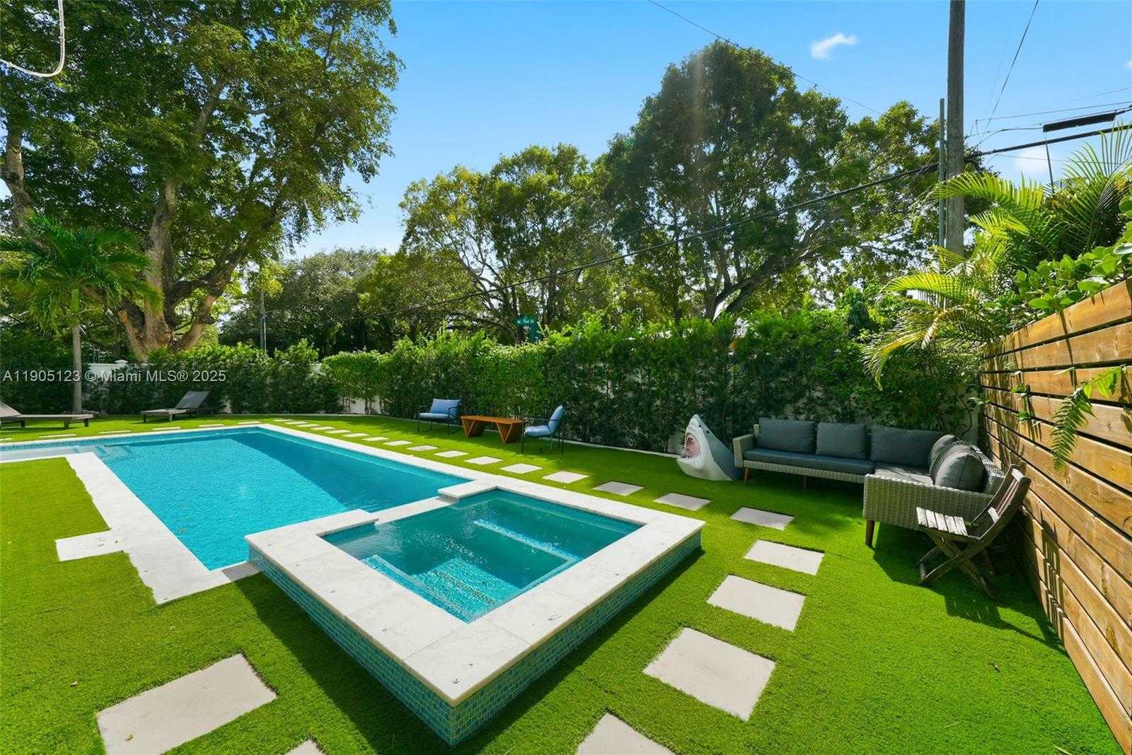 Small Image of 9200 NORTH EAST 12TH AVE, Miami Shores Number 64