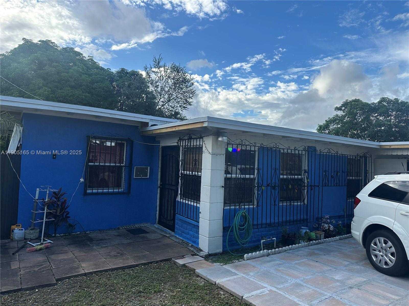 Small Image of 12240 NORTH WEST 13TH AVE, North Miami Number 4