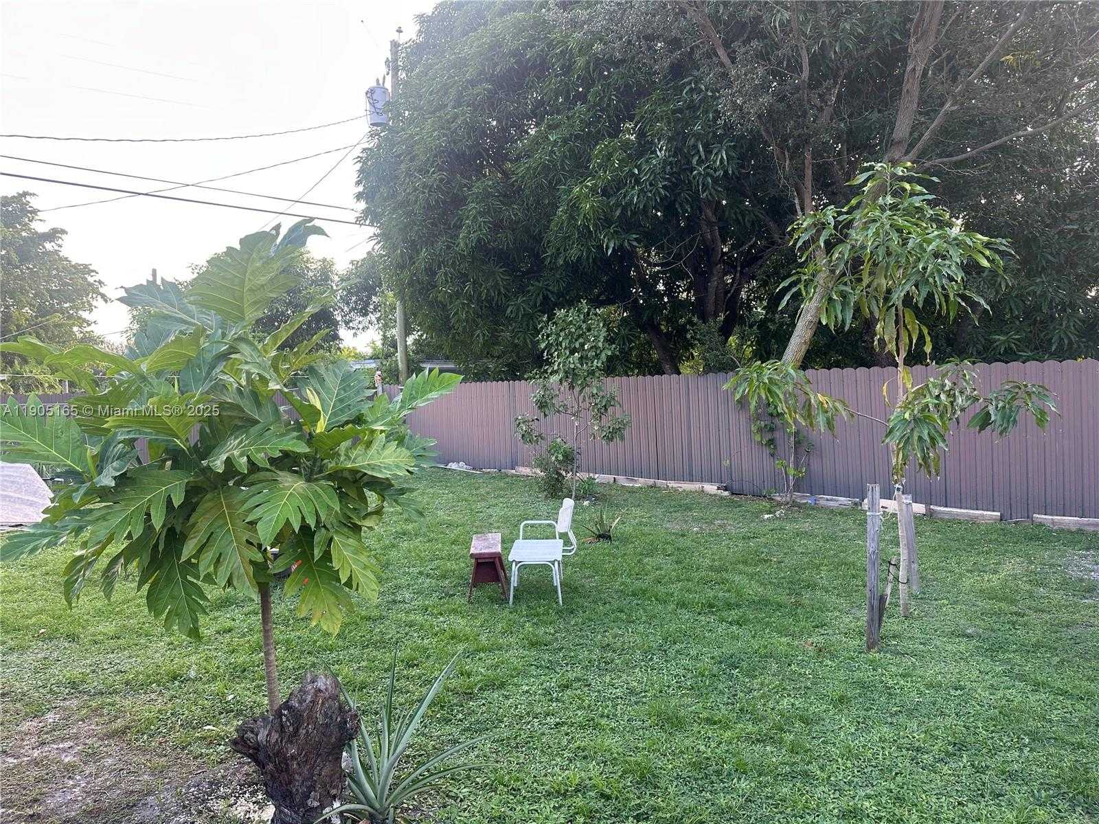 Small Image of 12240 NORTH WEST 13TH AVE, North Miami Number 9