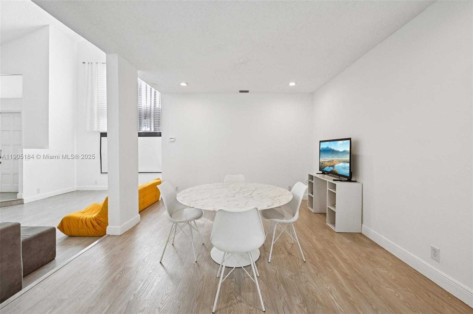 Small Image of 6120 NORTH WEST 60TH AVE, Parkland Number 10