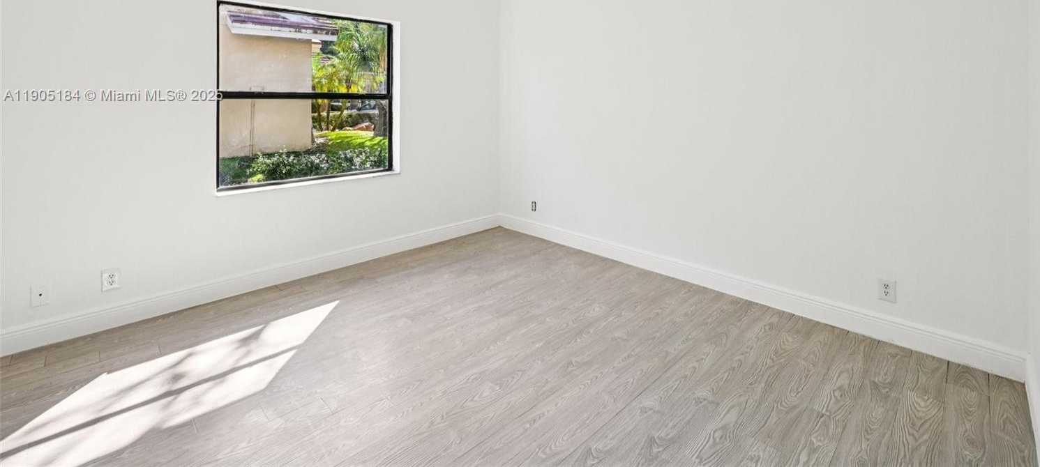 Small Image of 6120 NORTH WEST 60TH AVE, Parkland Number 20