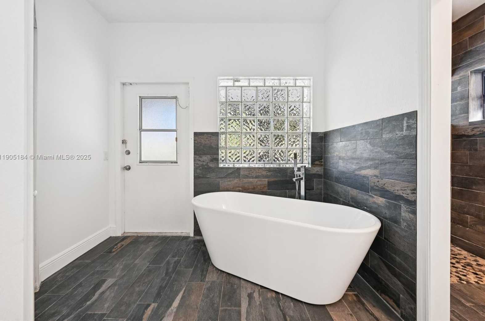 Small Image of 6120 NORTH WEST 60TH AVE, Parkland Number 30