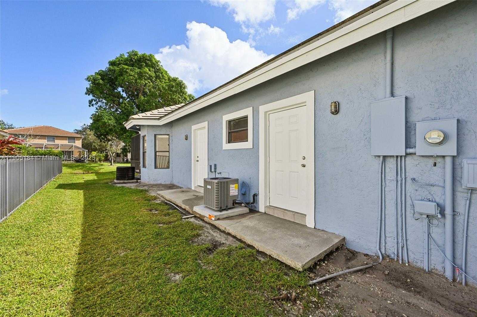 Small Image of 6120 NORTH WEST 60TH AVE, Parkland Number 35