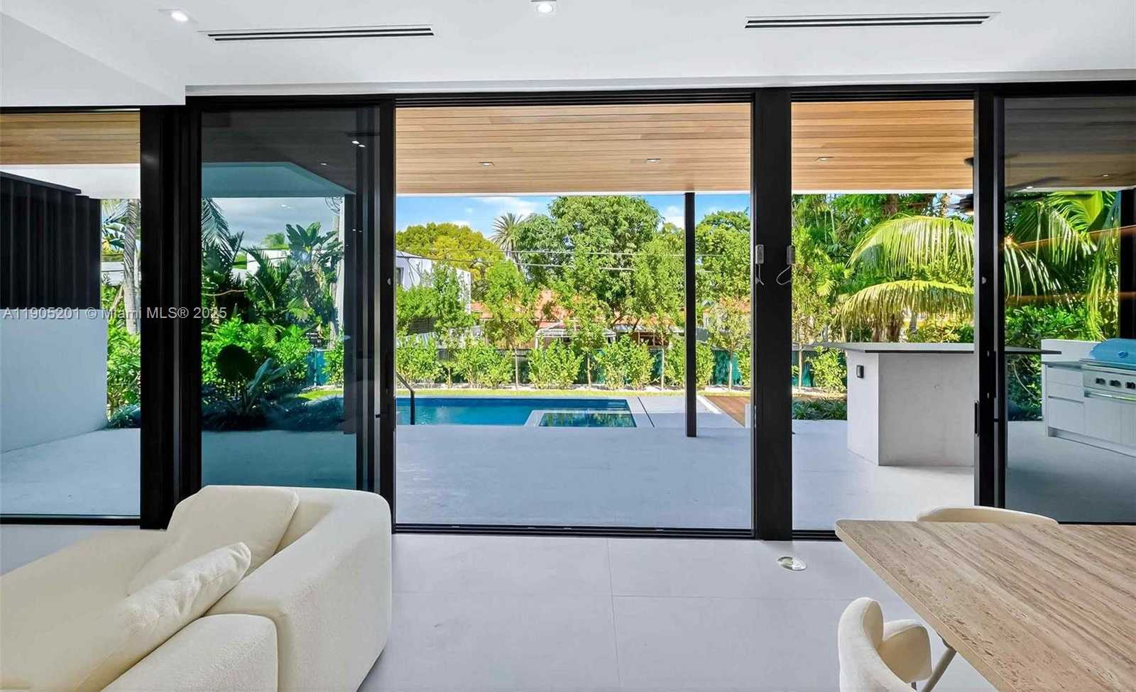 Small Image of 1021 WEST 46TH ST, Miami Beach Number 10