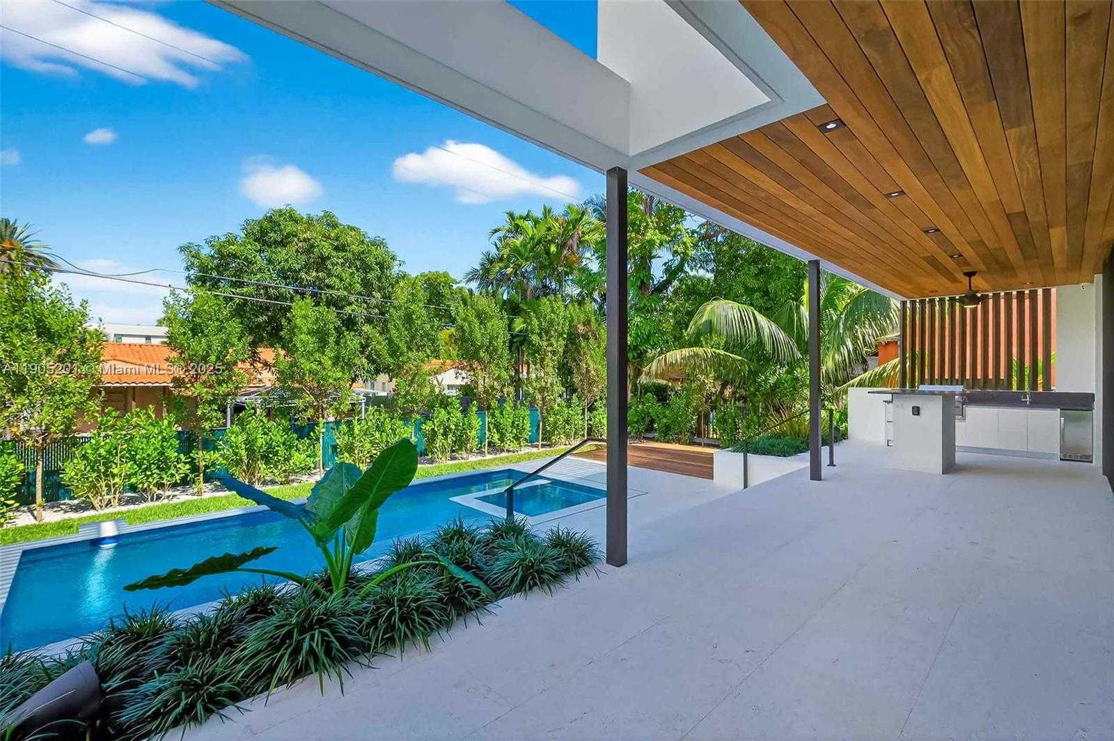 Small Image of 1021 WEST 46TH ST, Miami Beach Number 11