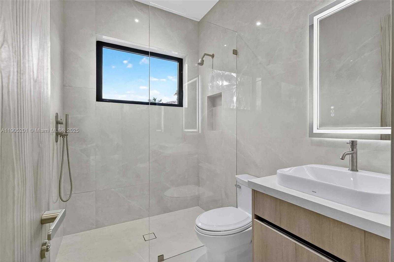 Small Image of 1021 WEST 46TH ST, Miami Beach Number 17