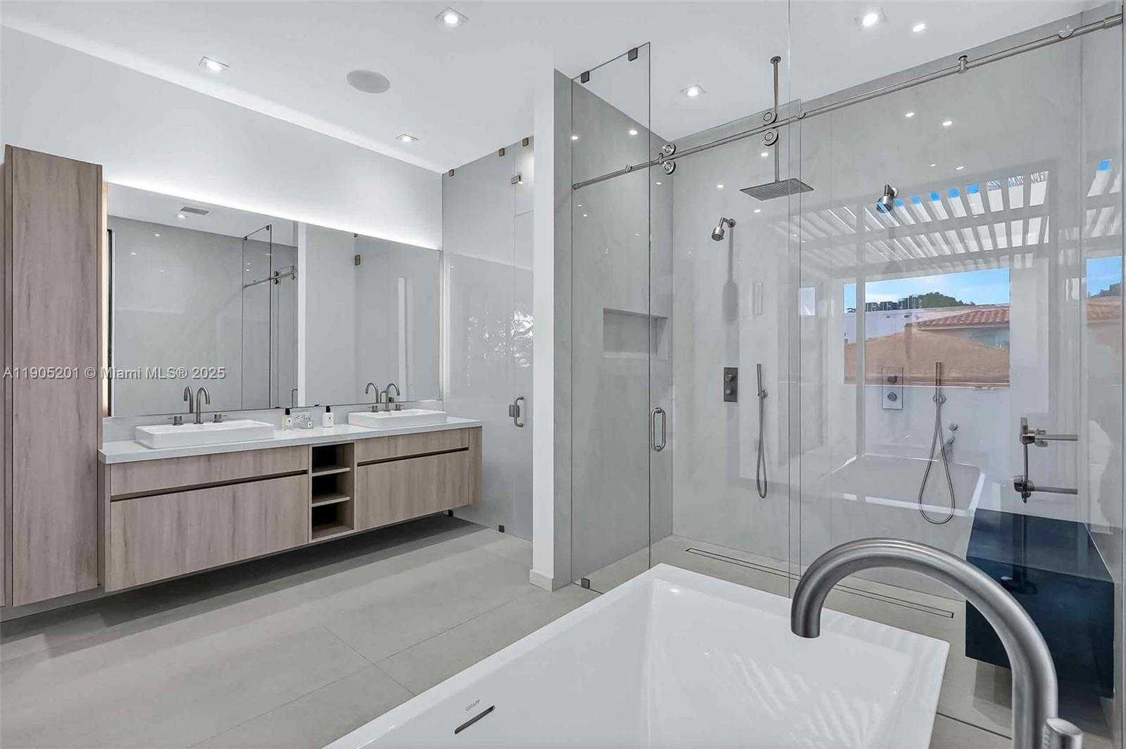 Small Image of 1021 WEST 46TH ST, Miami Beach Number 21