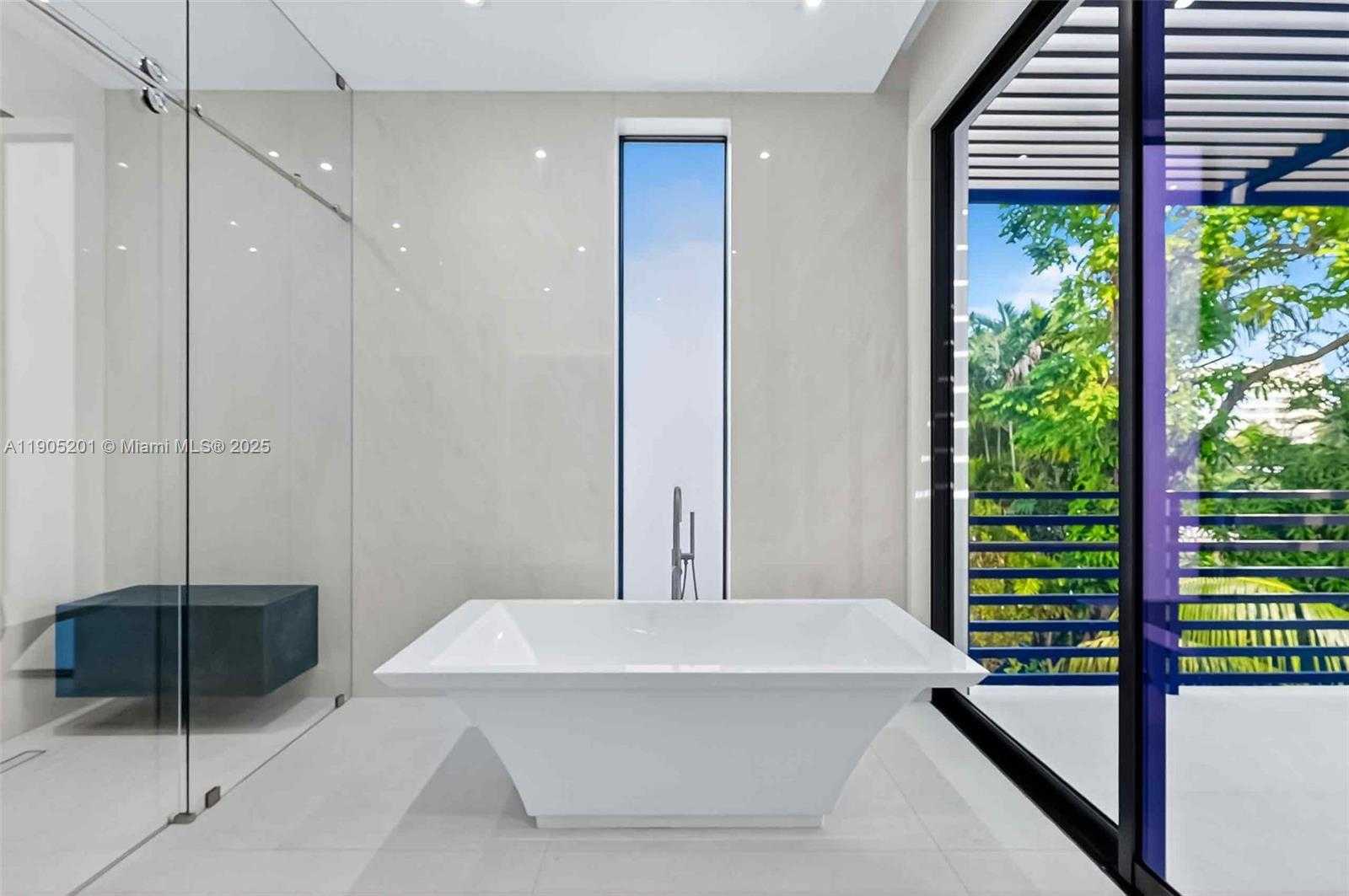 Small Image of 1021 WEST 46TH ST, Miami Beach Number 22