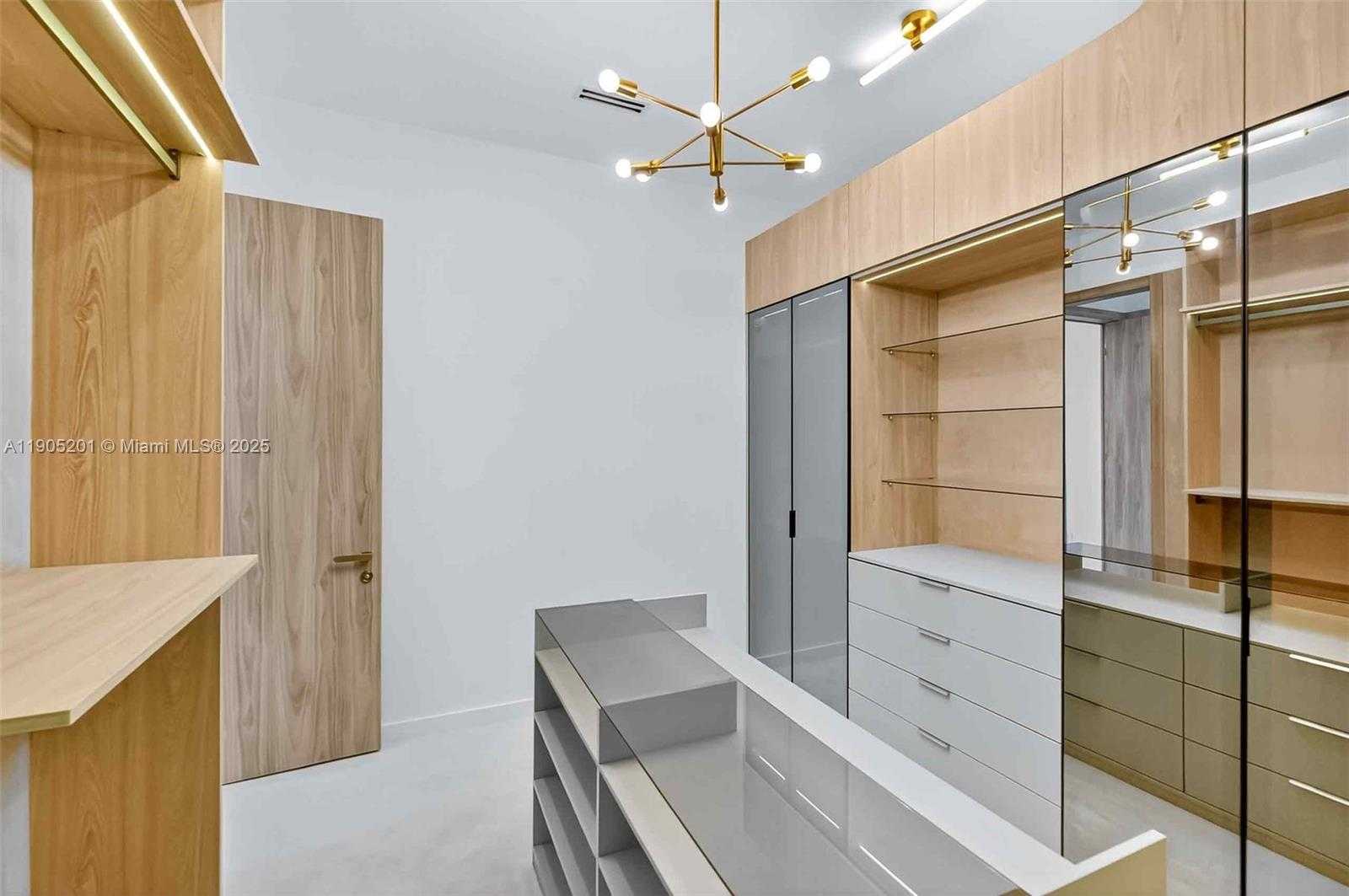 Small Image of 1021 WEST 46TH ST, Miami Beach Number 24