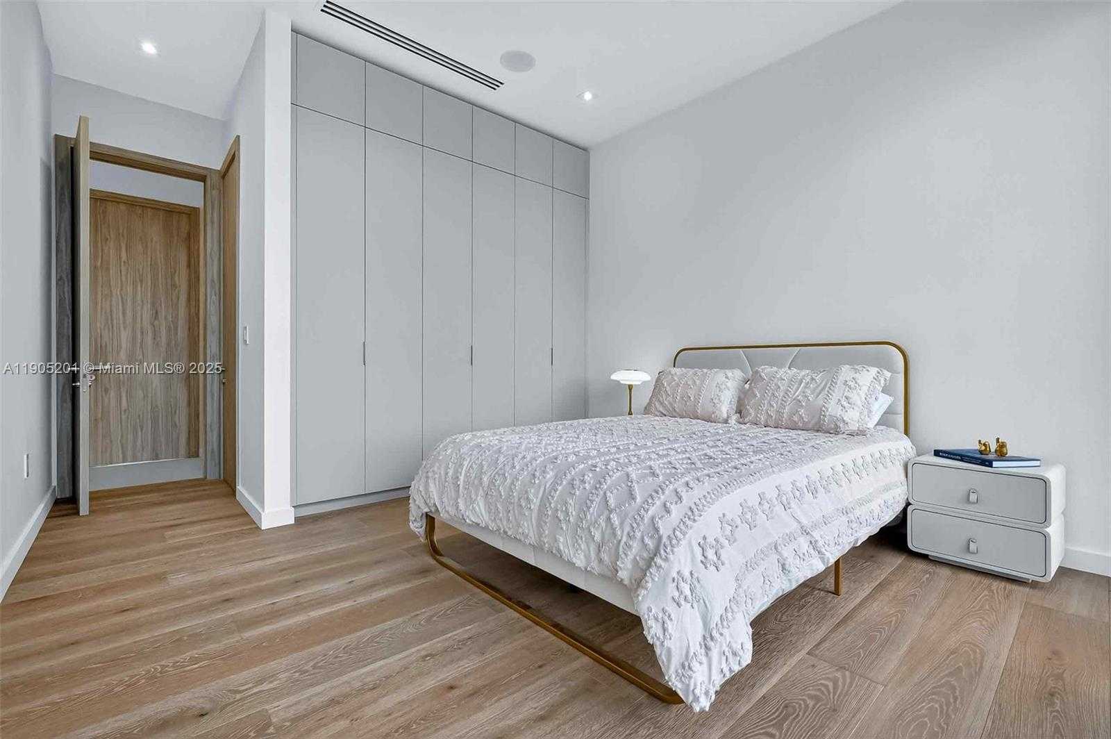 Small Image of 1021 WEST 46TH ST, Miami Beach Number 26