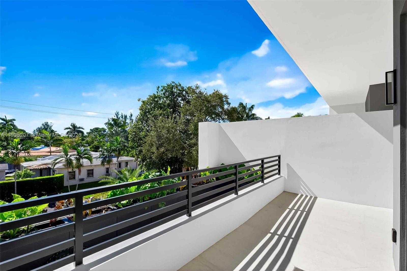 Small Image of 1021 WEST 46TH ST, Miami Beach Number 28