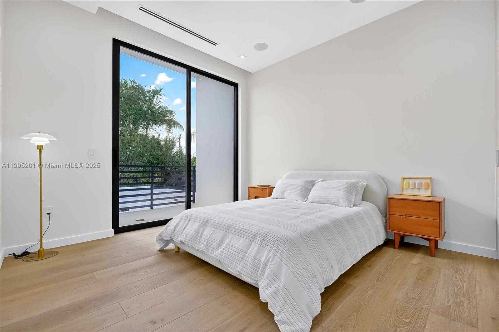 Small Image of 1021 WEST 46TH ST, Miami Beach Number 30