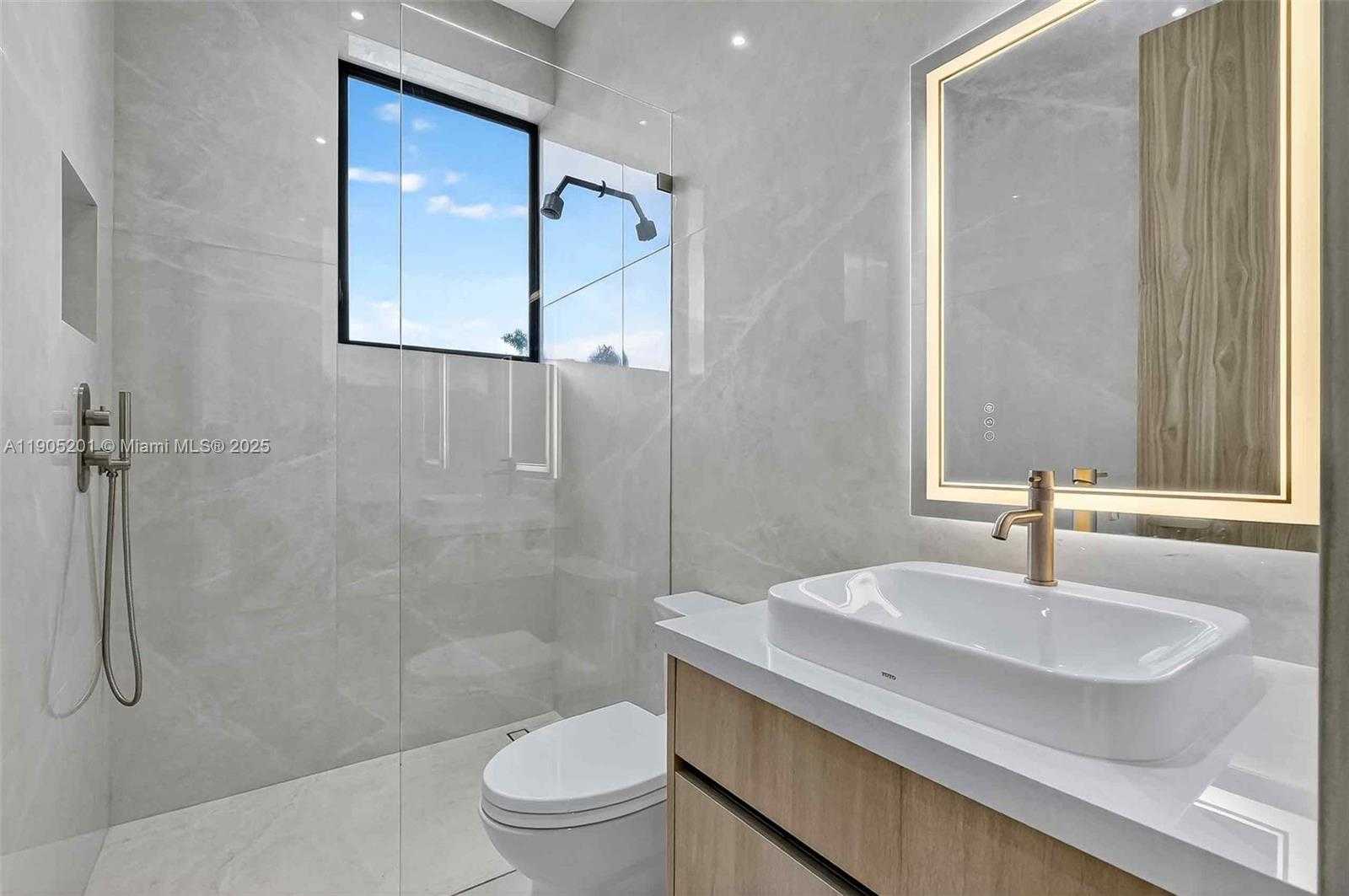 Small Image of 1021 WEST 46TH ST, Miami Beach Number 31